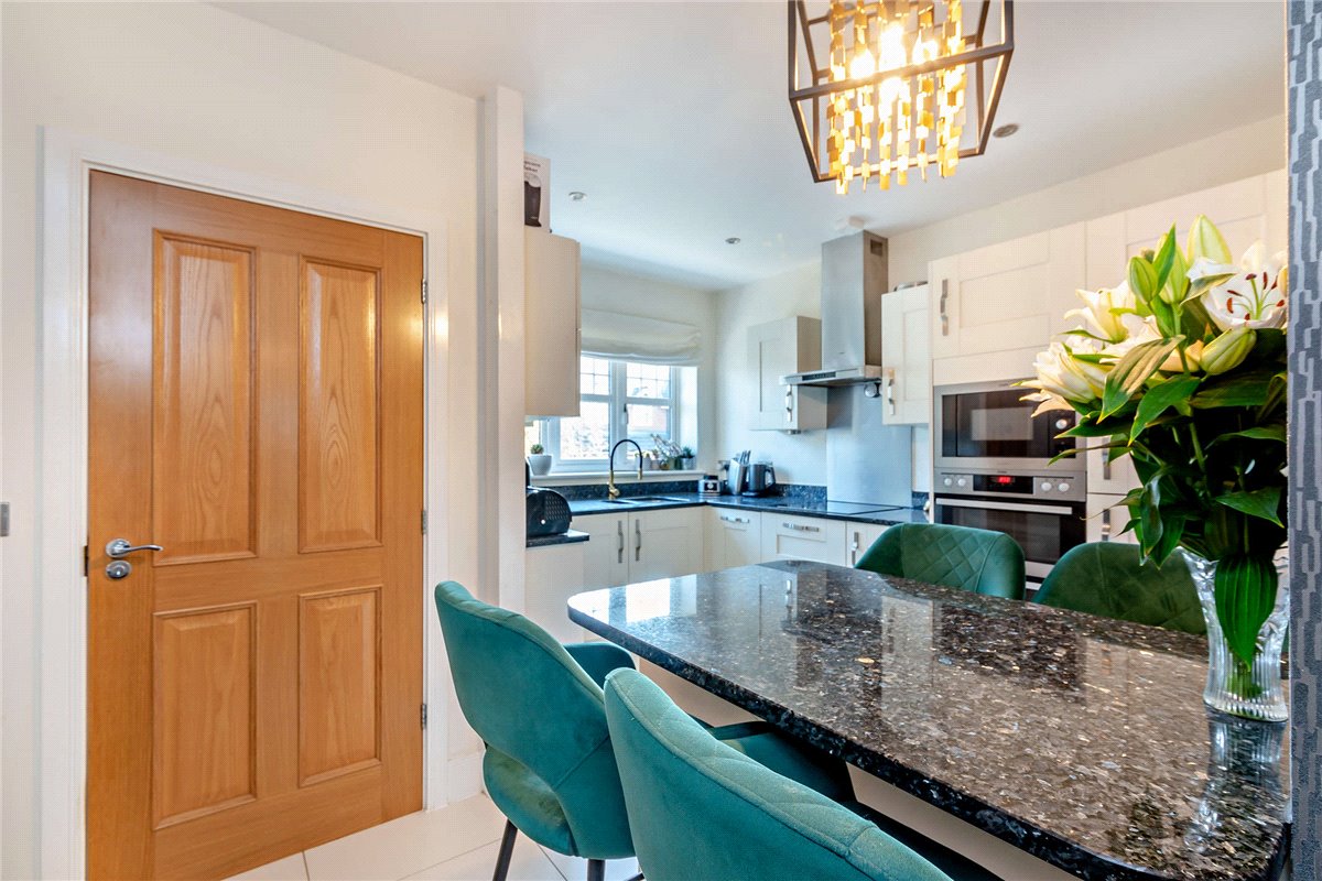 2 bedroom house, Paddock End, Woolton Hill RG20 - Sold STC