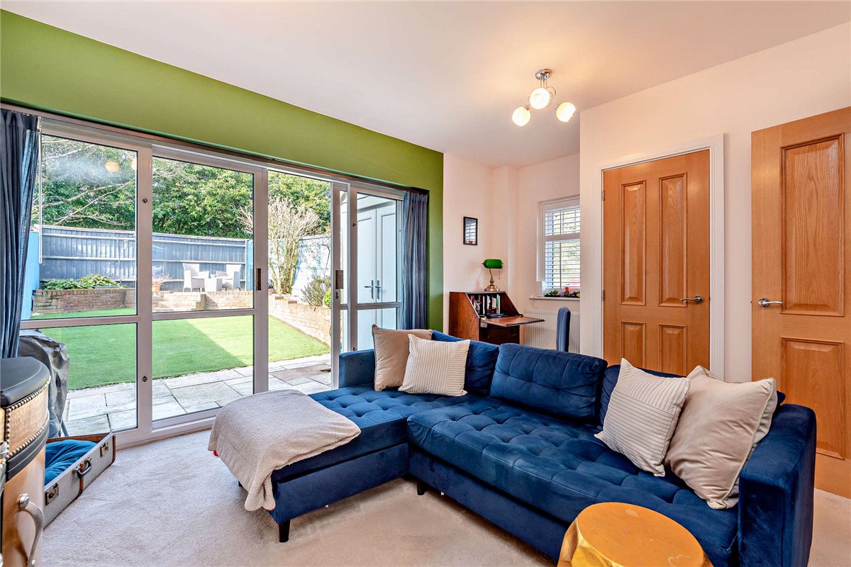 2 bedroom house, Paddock End, Woolton Hill RG20 - Sold STC