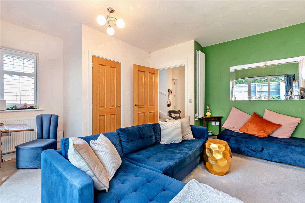 2 bedroom house, Paddock End, Woolton Hill RG20 - Sold STC