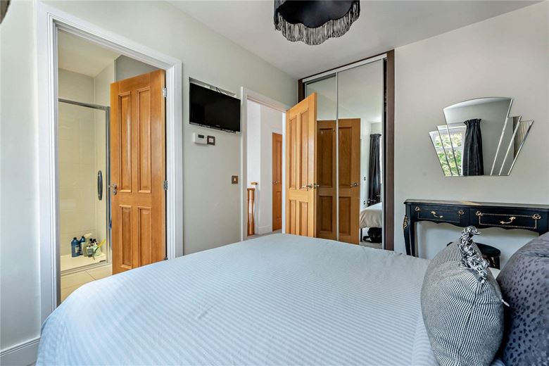 2 bedroom house, Paddock End, Woolton Hill RG20 - Sold STC