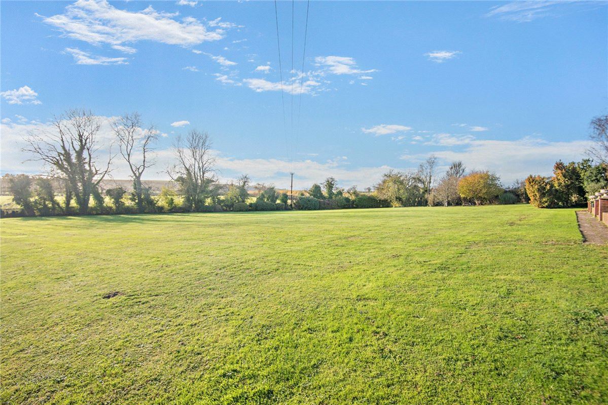 5 bedroom house, Fox's Lane, Kingsclere RG20 - Available