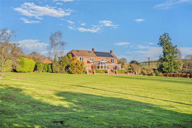 5 bedroom house, Fox's Lane, Kingsclere RG20 - Available