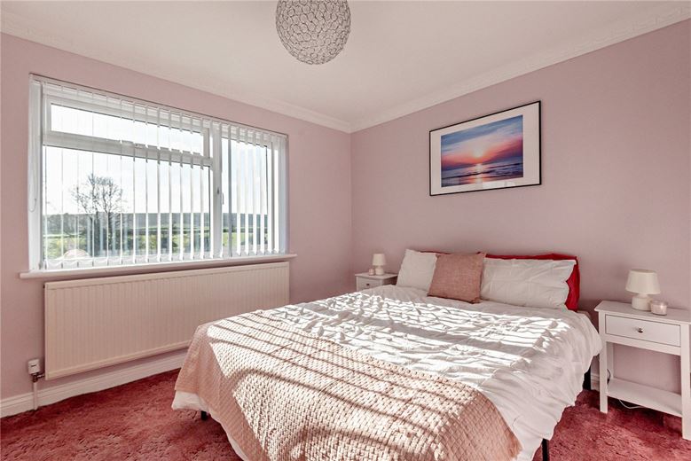 5 bedroom house, Fox's Lane, Kingsclere RG20 - Available