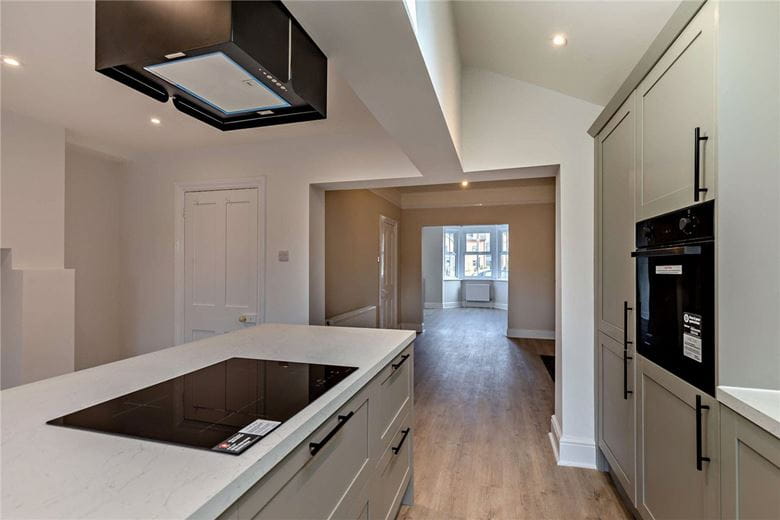 3 bedroom house, Andover Road, Newbury RG14 - Sold