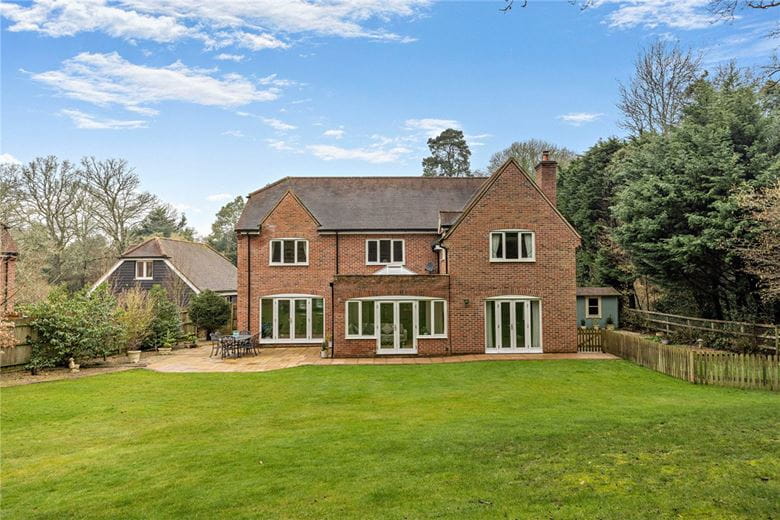 5 bedroom house, Thornford Road, Crookham Common RG19 - Available