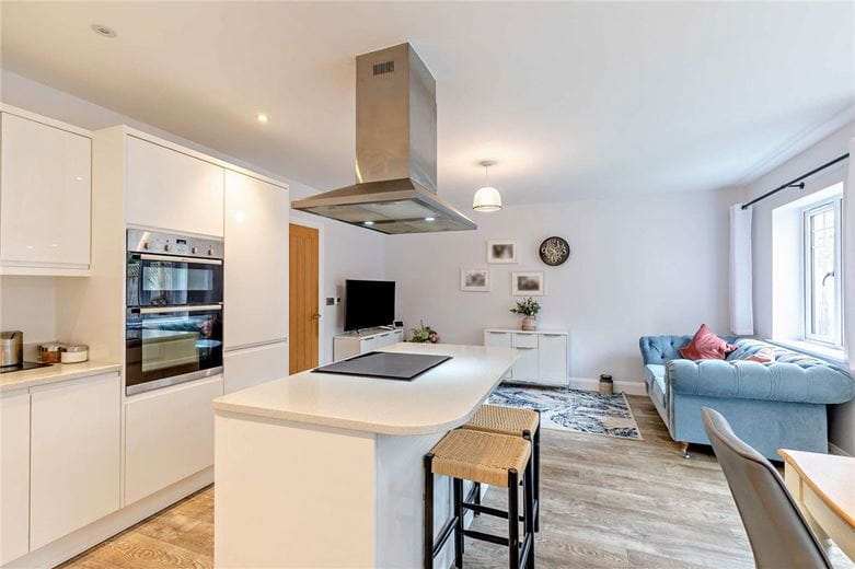 5 bedroom house, The Dolmans, Shaw RG14 - Available