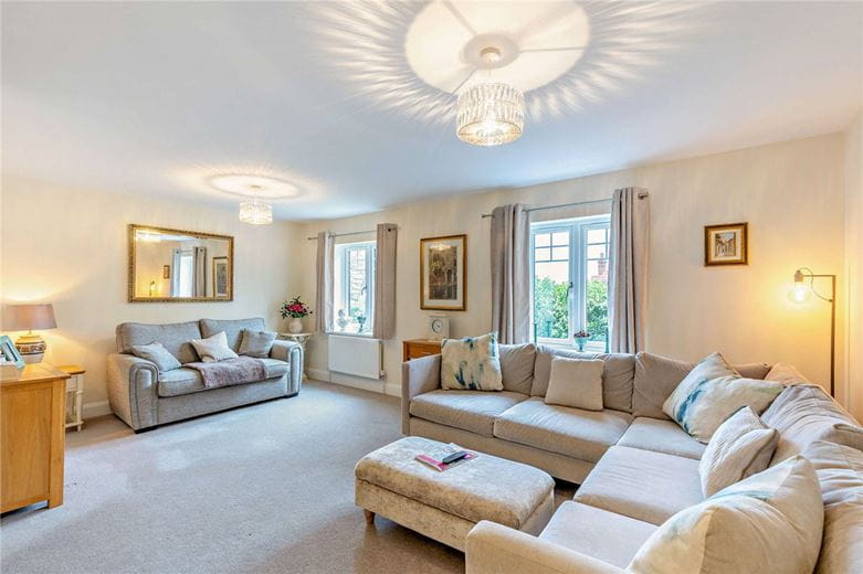 5 bedroom house, The Dolmans, Shaw RG14 - Available