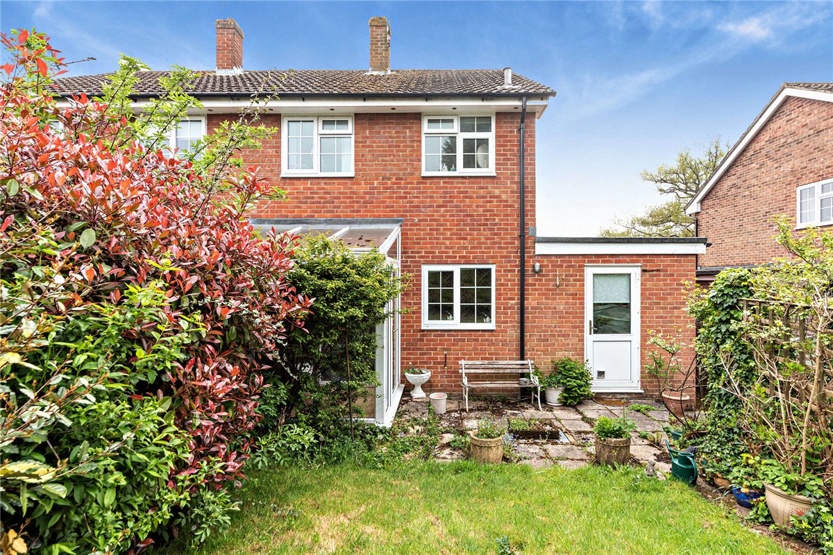 3 bedroom house, Harwood Rise, Woolton Hill RG20 - Sold STC