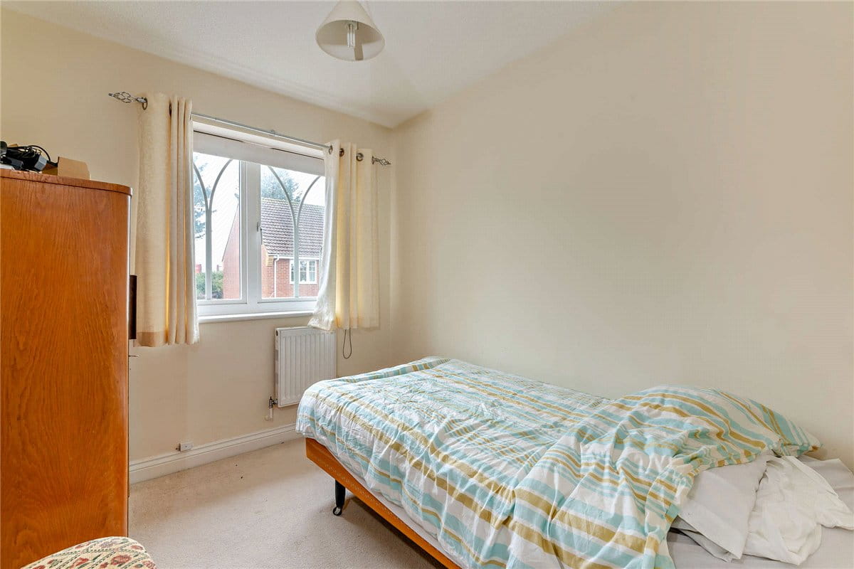 3 bedroom house, Horseshoe End, Newbury RG14 - Available