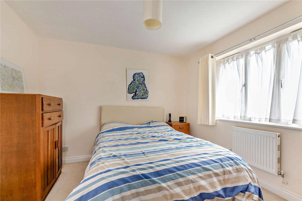 3 bedroom house, Horseshoe End, Newbury RG14 - Available