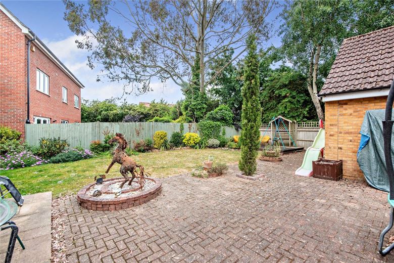 5 bedroom house, Haysoms Drive, Greenham RG19 - Sold STC