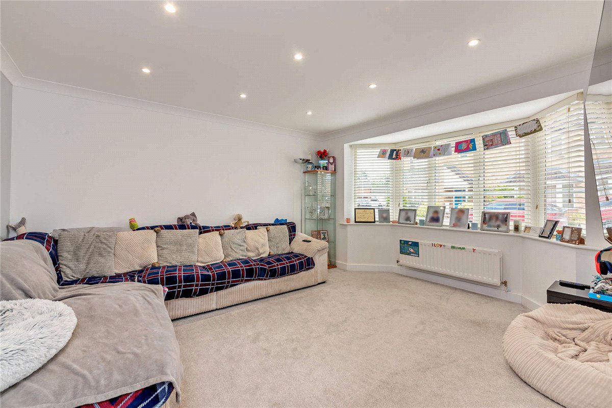 5 bedroom house, Haysoms Drive, Greenham RG19 - Sold STC