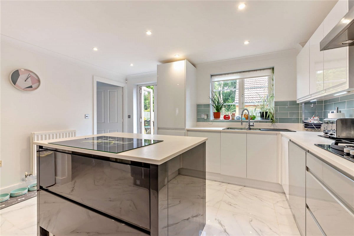 5 bedroom house, Haysoms Drive, Greenham RG19 - Sold STC