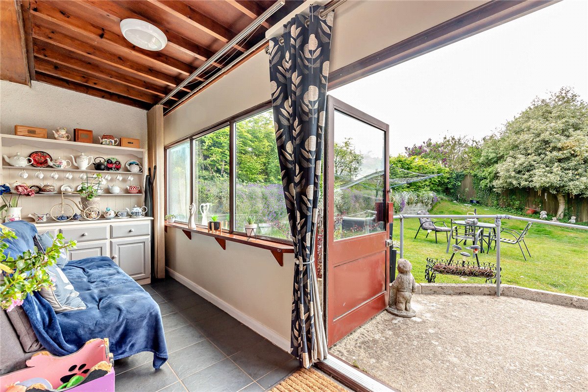 2 bedroom bungalow, Sheepdrove Road, Lambourn RG17 - Available