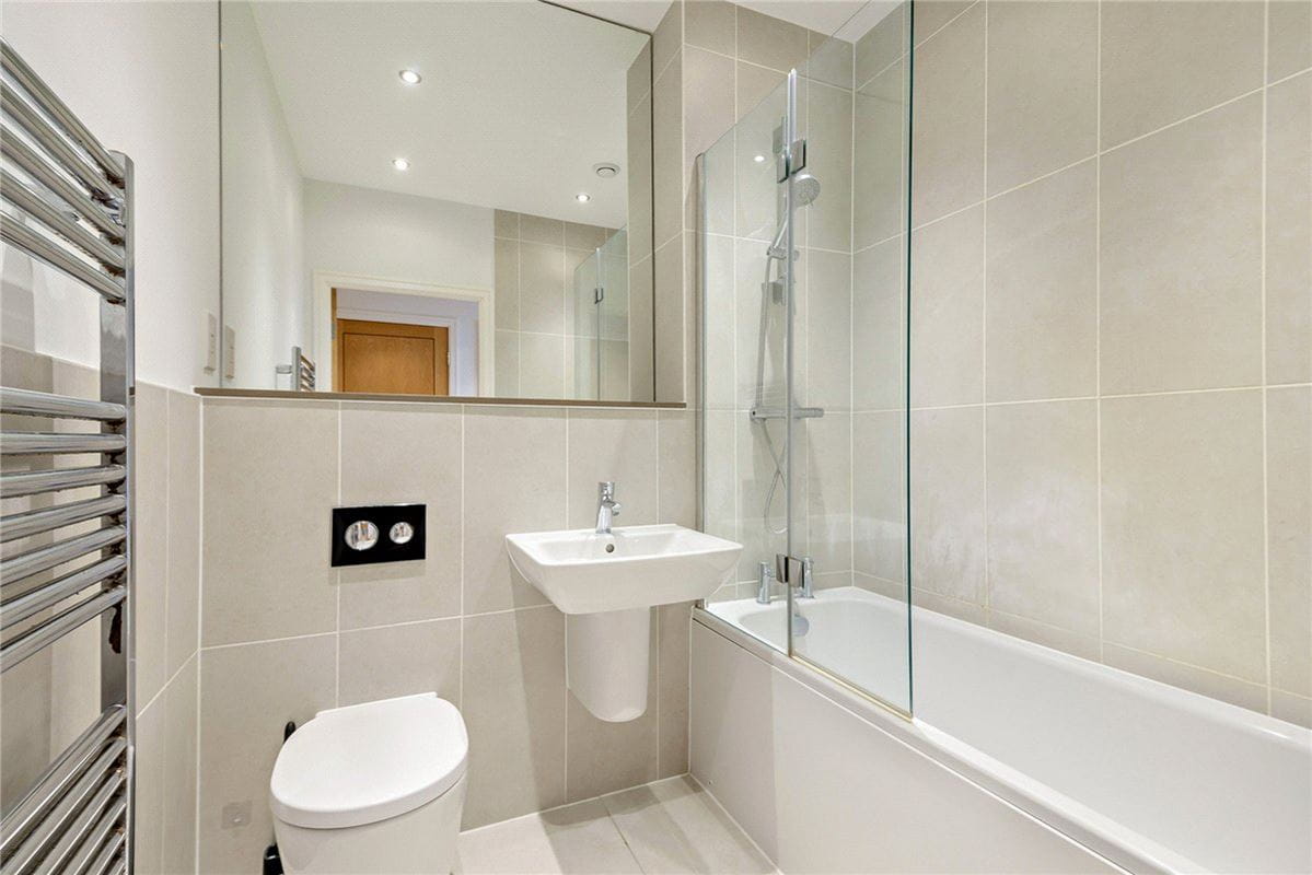 1 bedroom flat, Kingman Way, Newbury RG14 - Sold STC