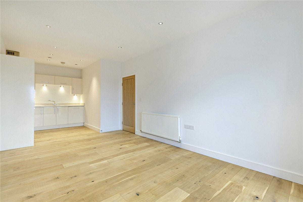 1 bedroom flat, Kingman Way, Newbury RG14 - Sold STC