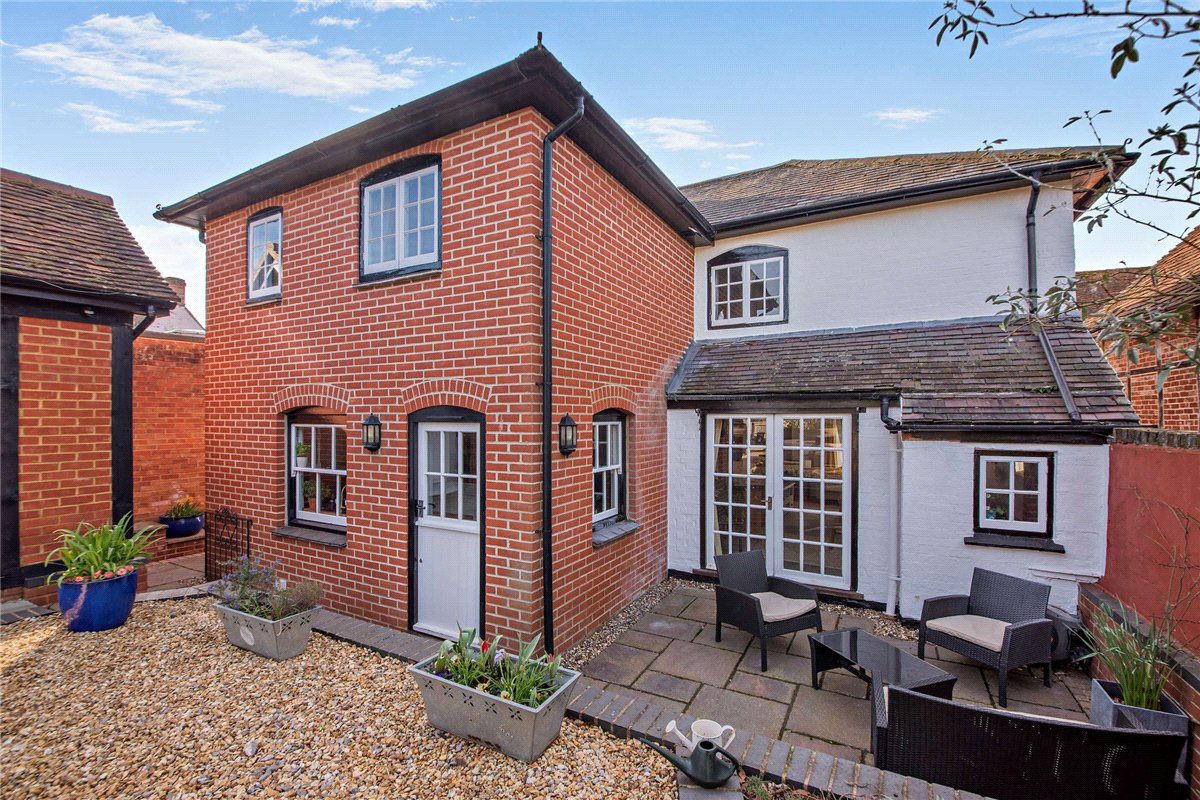 4 bedroom house, George Street, Kingsclere RG20 - Available