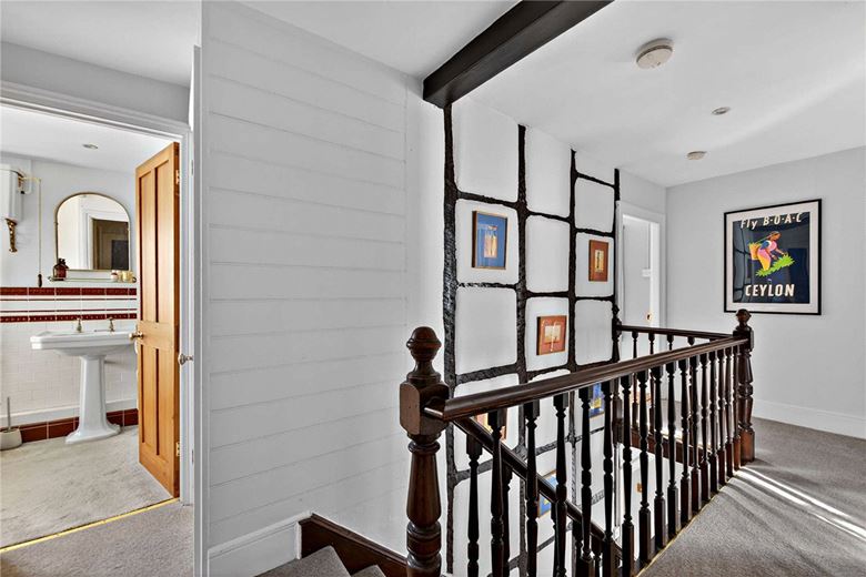 4 bedroom house, George Street, Kingsclere RG20 - Available