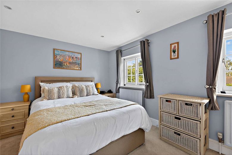 4 bedroom house, George Street, Kingsclere RG20 - Available