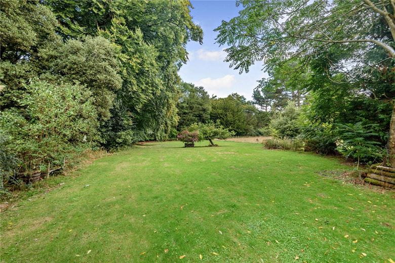 6 bedroom house, Burys Bank Road, Greenham RG19 - Available