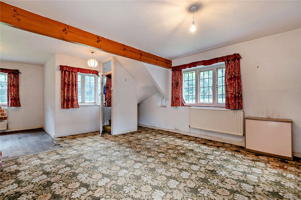 6 bedroom house, Burys Bank Road, Greenham RG19 - Available