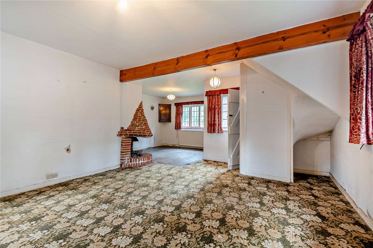 6 bedroom house, Burys Bank Road, Greenham RG19 - Available