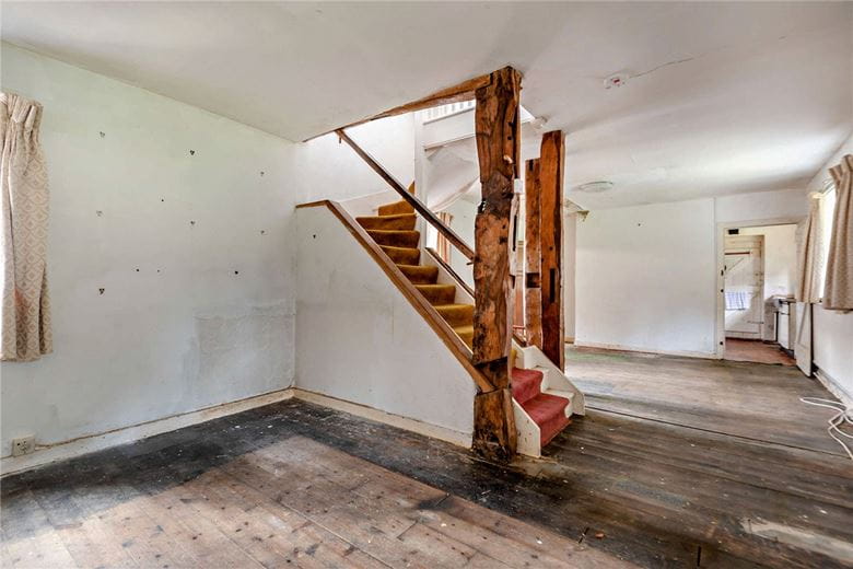 6 bedroom house, Burys Bank Road, Greenham RG19 - Available