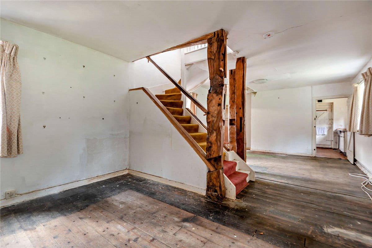 6 bedroom house, Burys Bank Road, Greenham RG19 - Available