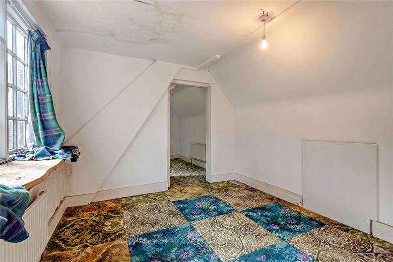 6 bedroom house, Burys Bank Road, Greenham RG19 - Available