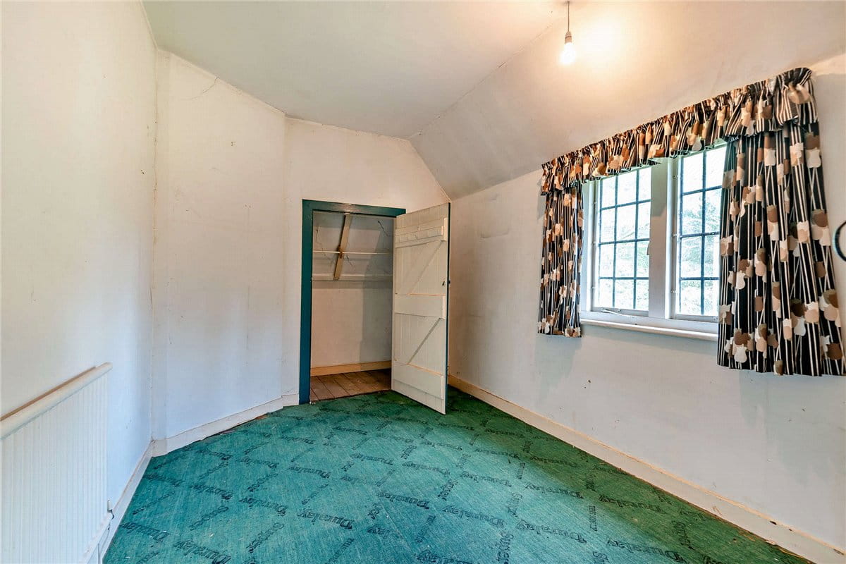 6 bedroom house, Burys Bank Road, Greenham RG19 - Available