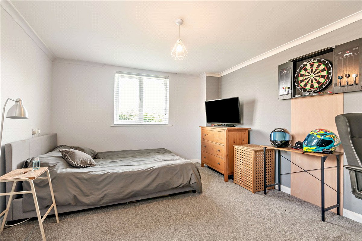 4 bedroom house, Broadlayings, Woolton Hill RG20 - Sold STC