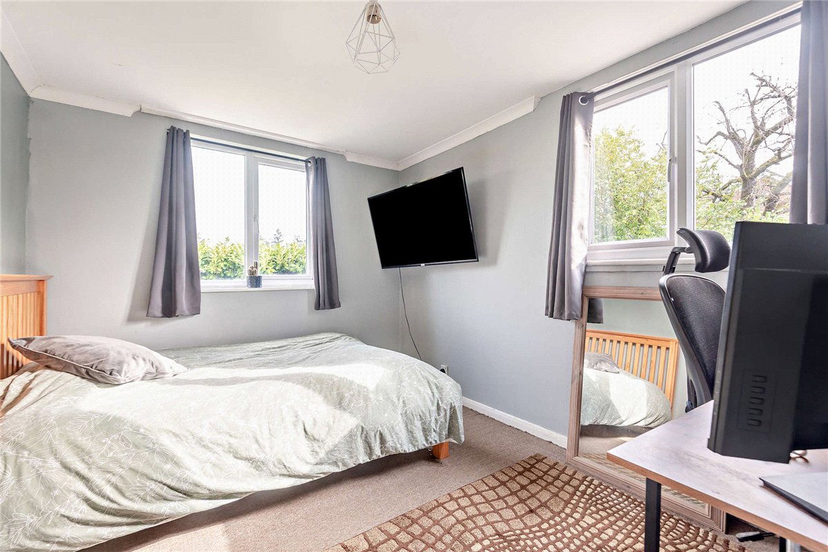 4 bedroom house, Broadlayings, Woolton Hill RG20 - Sold STC