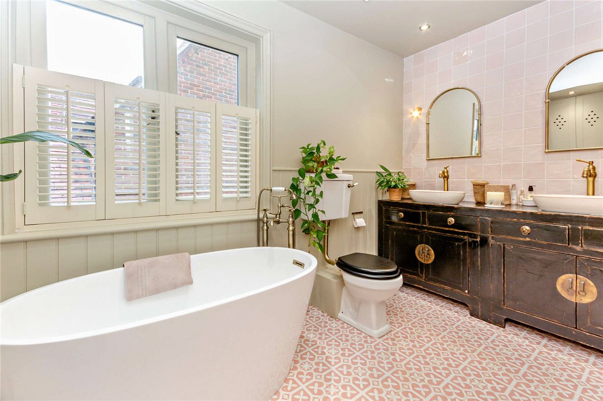 3 bedroom house, Gore End Road, Ball Hill RG20 - Sold STC