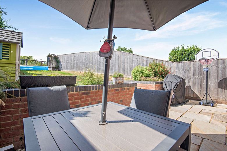 4 bedroom house, Folly Court, Cold Ash RG18 - Available