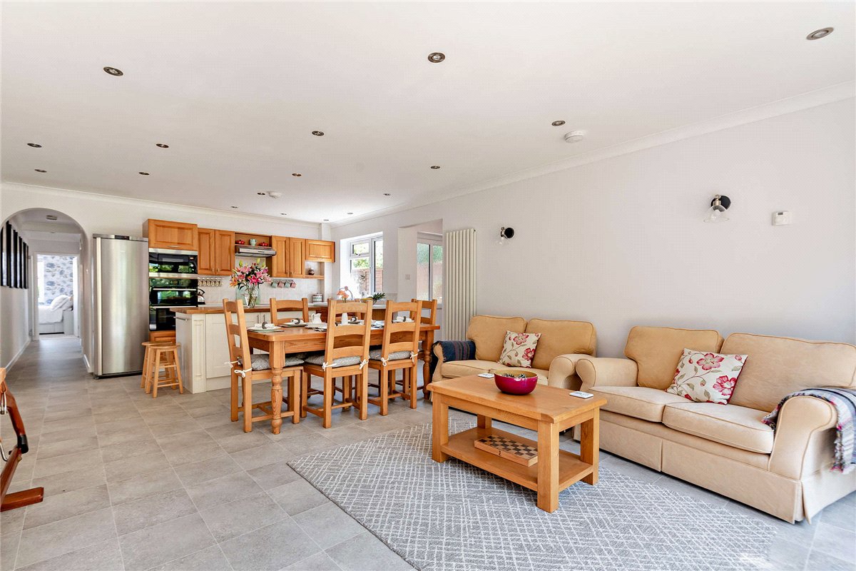 6 bedroom house, Hampstead Norreys Road, Hermitage RG18 - Sold STC