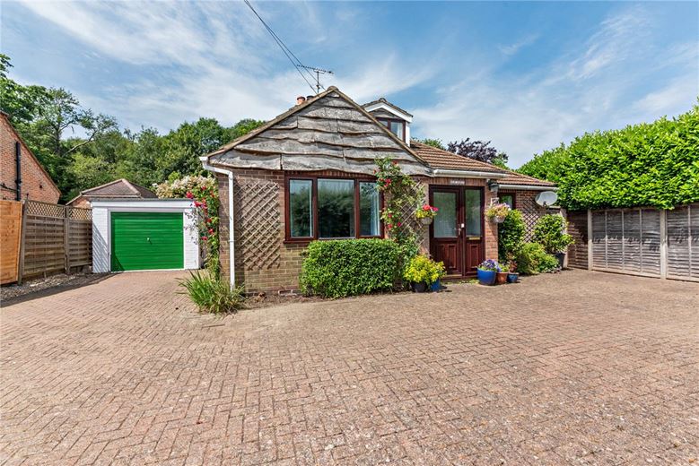 5 bedroom house, Hampstead Norreys Road, Hermitage RG18 - Available