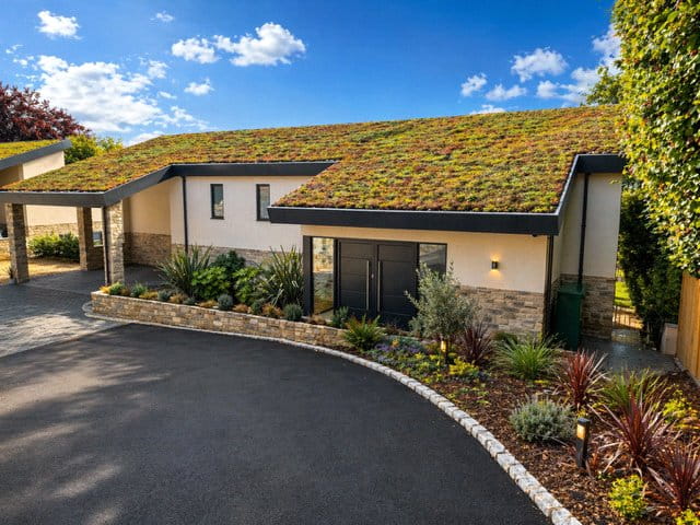 4 bedroom house, Speen Lane, Newbury RG14 - Available