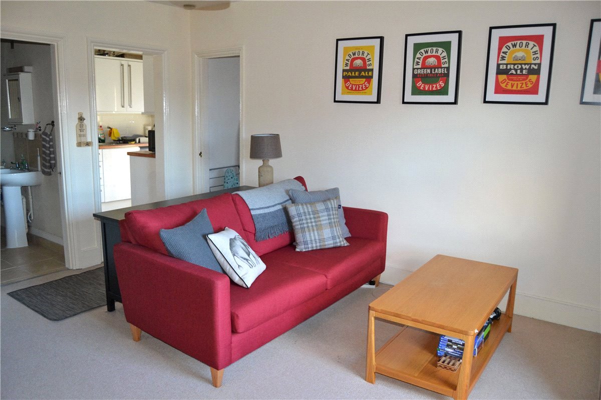 1 bedroom flat, London Road, Newbury RG14 - Available