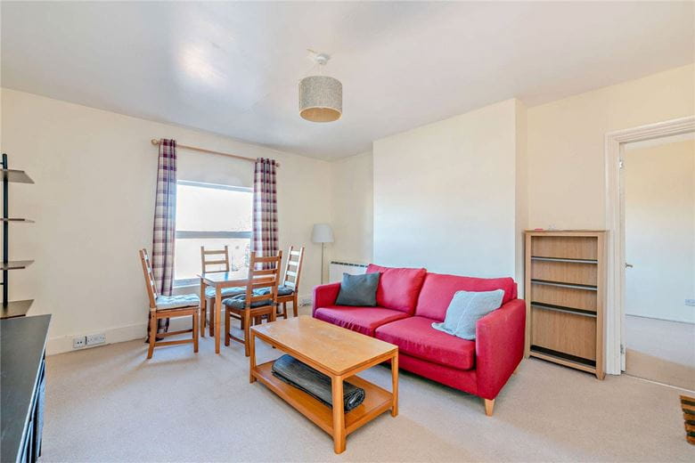 1 bedroom flat, London Road, Newbury RG14 - Sold STC