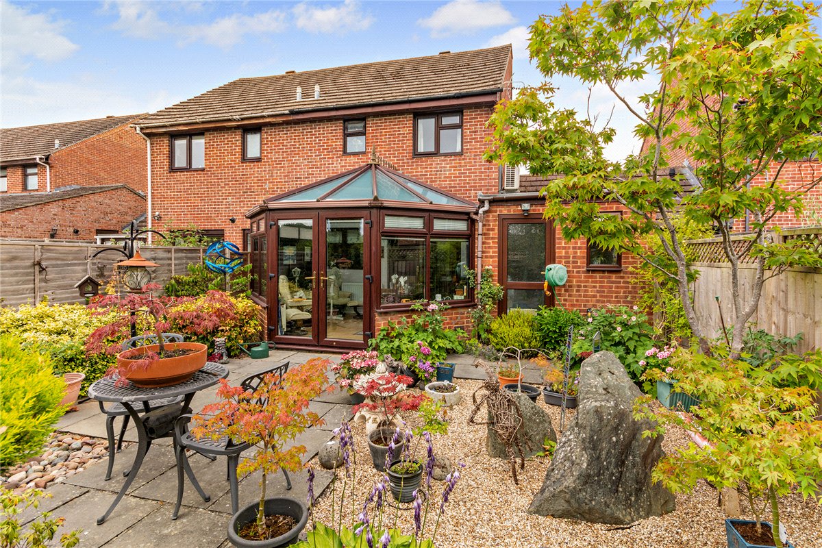 3 bedroom house, Billington Way, Thatcham RG18 - Sold STC