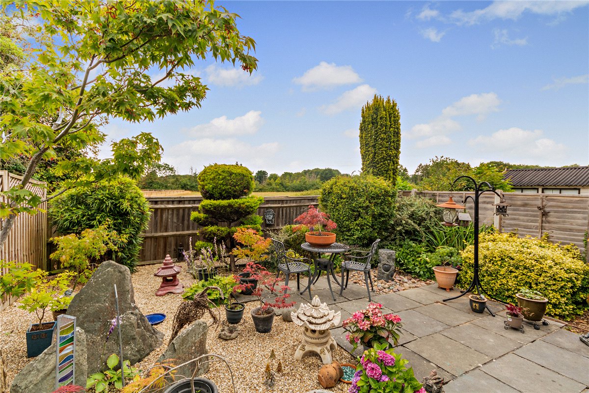 3 bedroom house, Billington Way, Thatcham RG18 - Sold STC