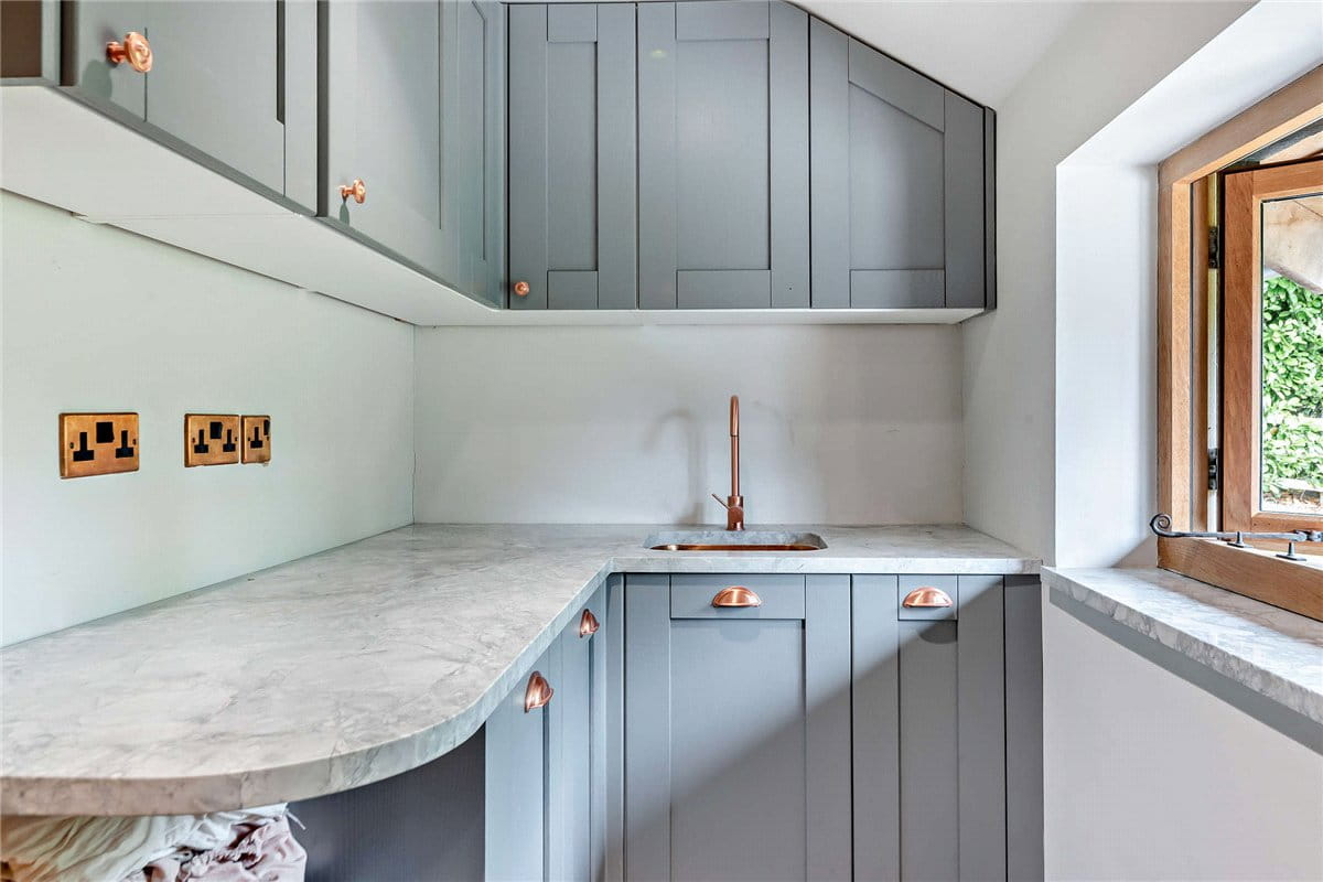 4 bedroom house, Ashford Hill Road, Headley RG19 - Available