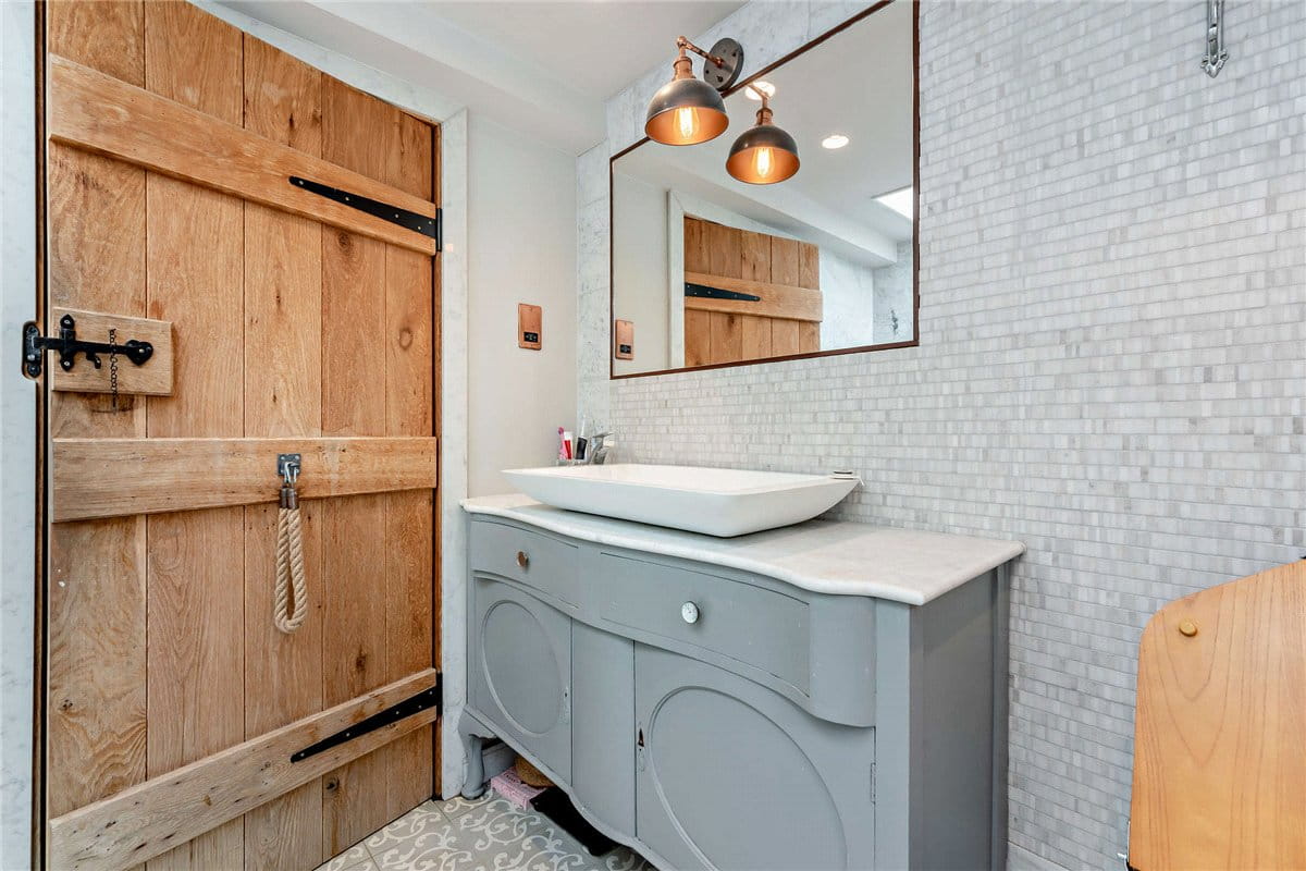 4 bedroom house, Ashford Hill Road, Headley RG19 - Available