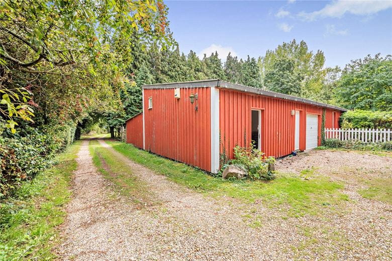 6 bedroom house, Brightwalton, Newbury RG20 - Available