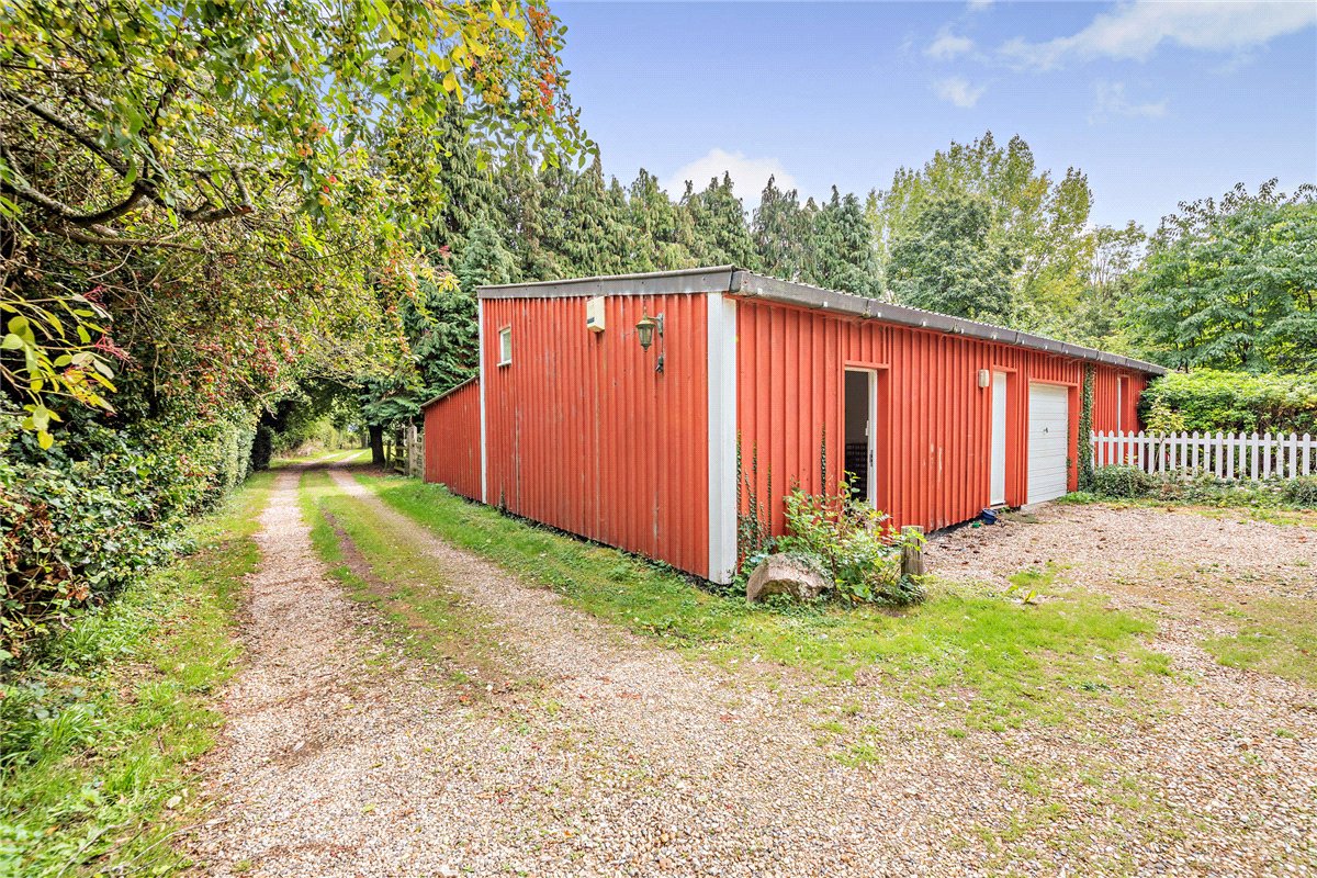 6 bedroom house, Brightwalton, Newbury RG20 - Available