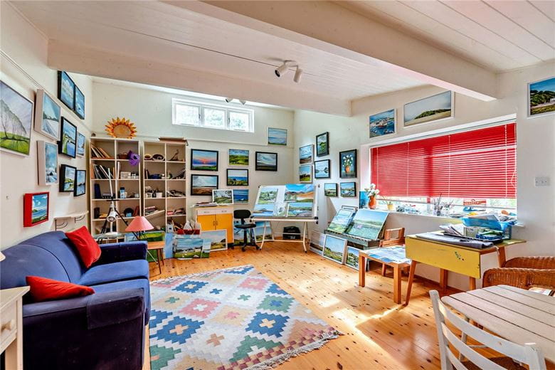 6 bedroom house, Brightwalton, Newbury RG20 - Available