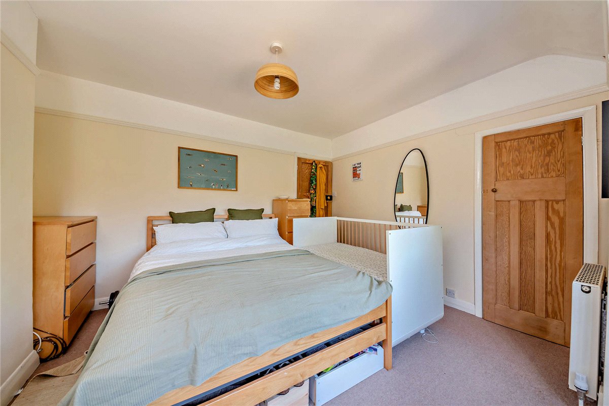 2 bedroom house, Pear Tree Lane, Newbury RG14 - Available