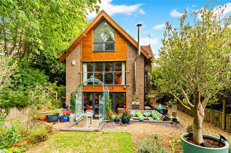 4 bedroom house, Oxford Road, Donnington RG14 - Available