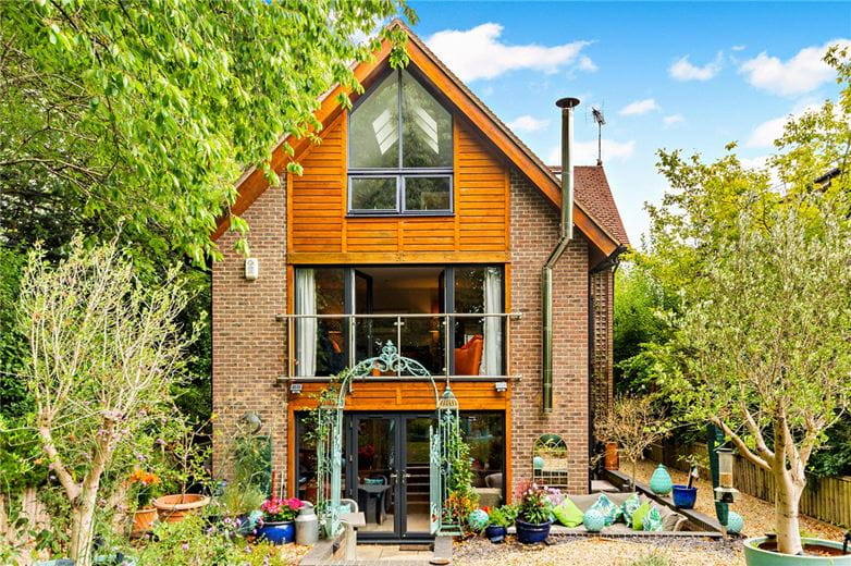 4 bedroom house, Oxford Road, Donnington RG14 - Available