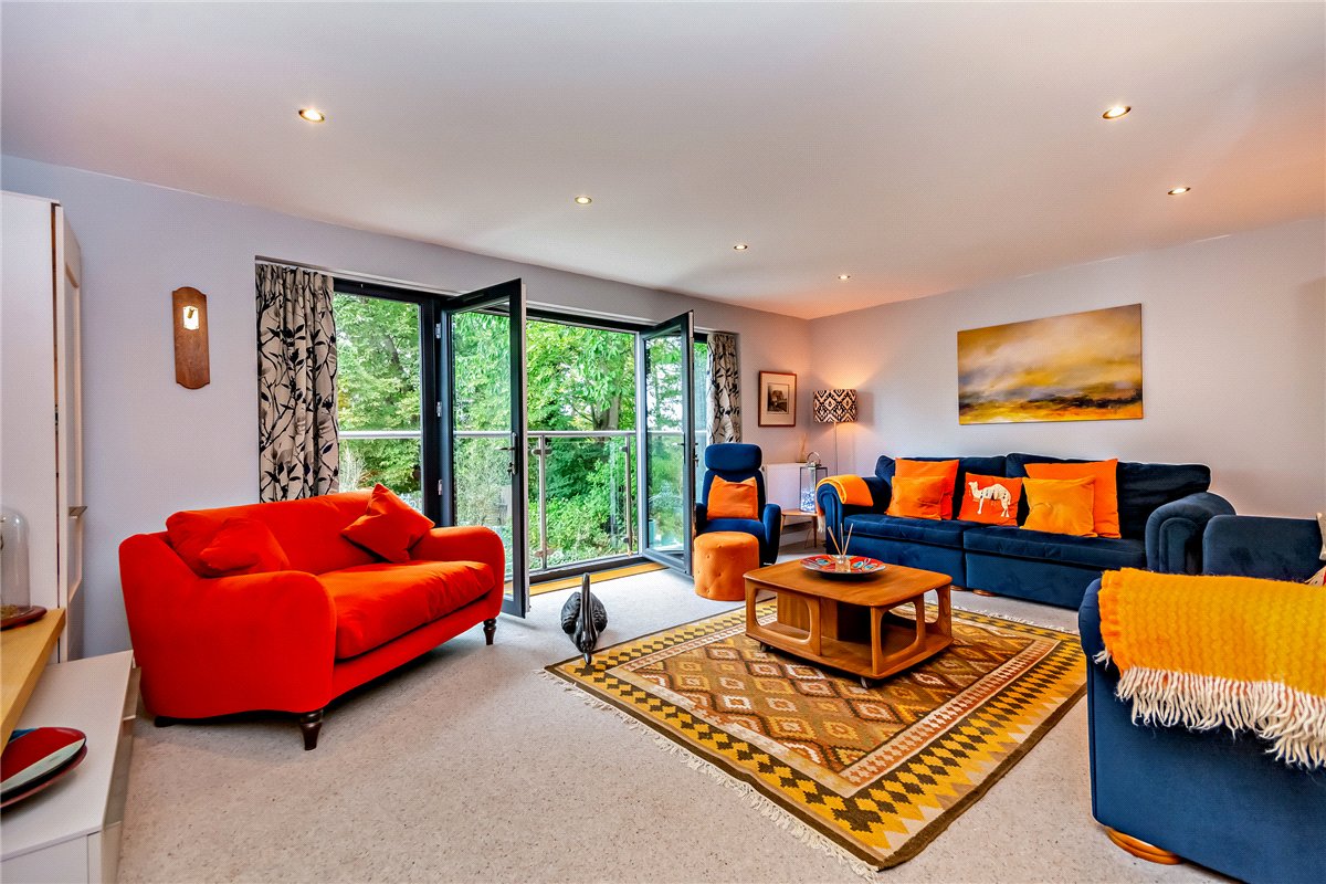 4 bedroom house, Oxford Road, Donnington RG14 - Available